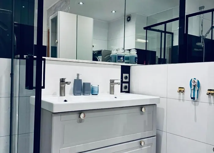 Przestronny Rodzinny - 110m2 Taras 25m2 Appartamento